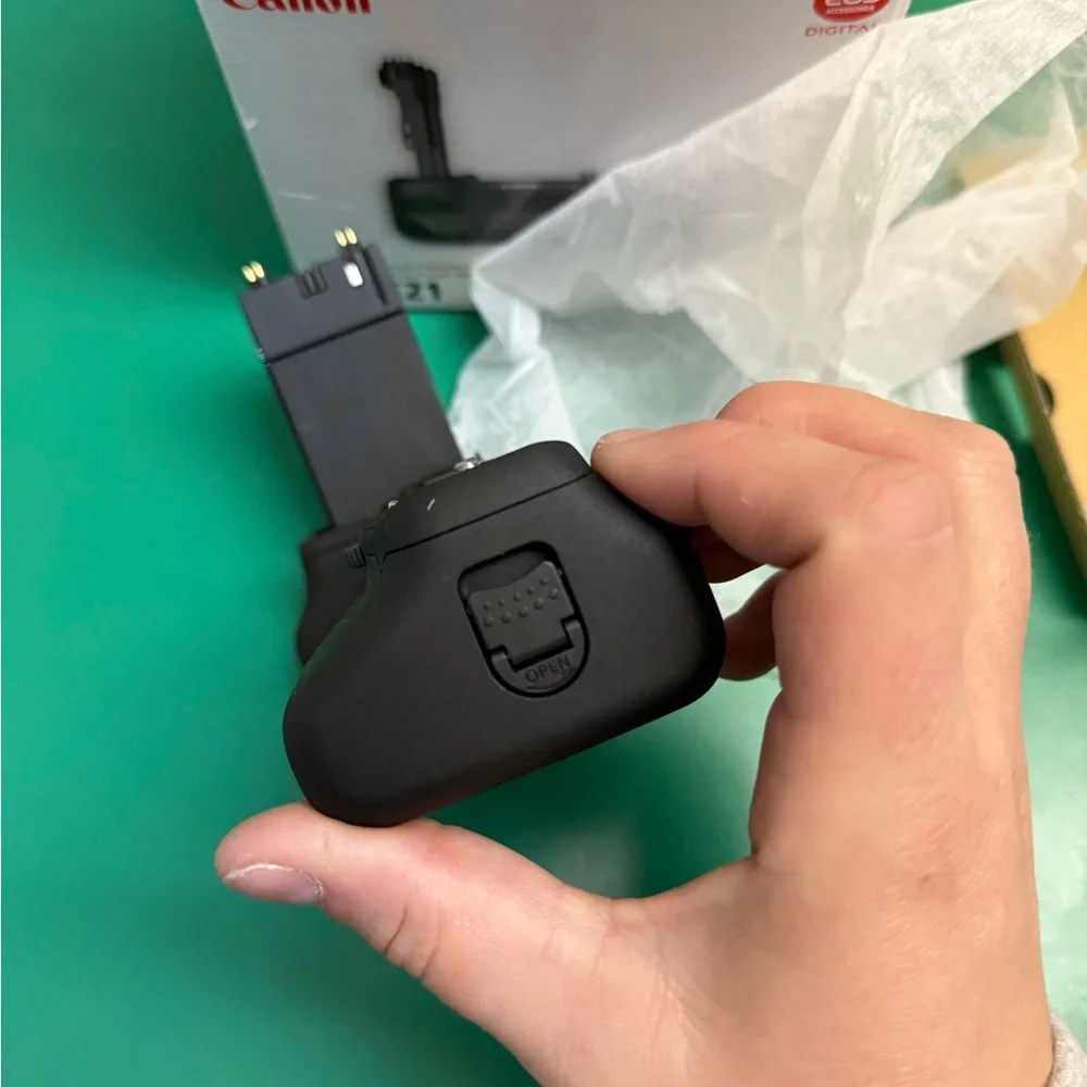 Canon Black BG-E21 Battery Grip